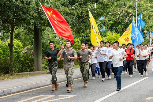 星湖校区环跑现场环跑现场4.JPG
