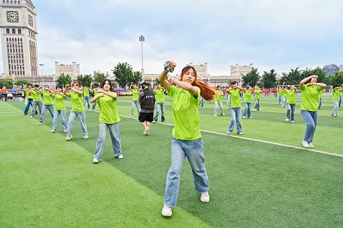 星湖校区入场展演8.jpg