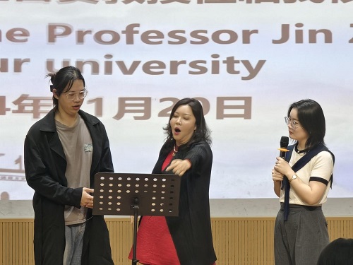 音乐舞蹈学院师生接受指导2.jpg