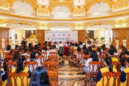 画展开幕式现场.jpg 画展开幕式现场.jpg