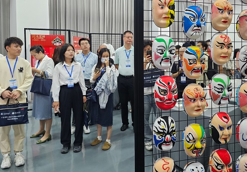 研修班学员参访交流.jpg