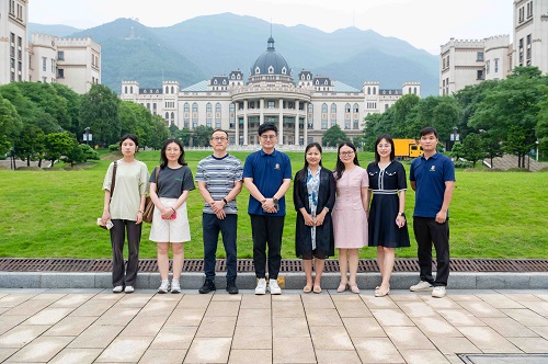 双方合影.jpg