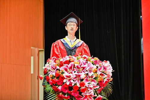 教师代表发言.jpg