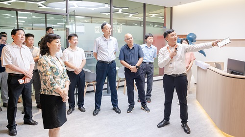 活动嘉宾与进驻企业——智邦集团交流.jpg