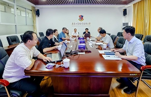 会议现场.jpg