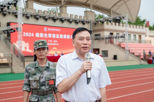 丁勇巡检学生方阵.jpg 丁勇巡检学生方阵.jpg