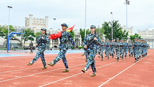 星湖校区方阵入场.jpg 星湖校区方阵入场.jpg