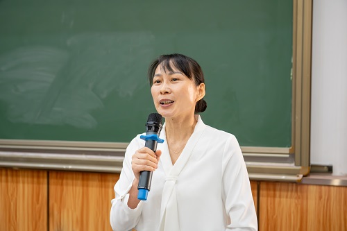 罗少珍授课.jpg