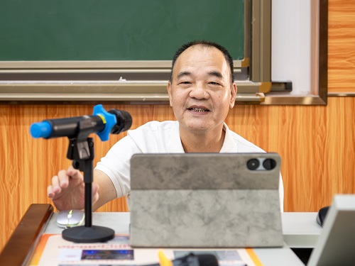 赖昌伟授课.jpg