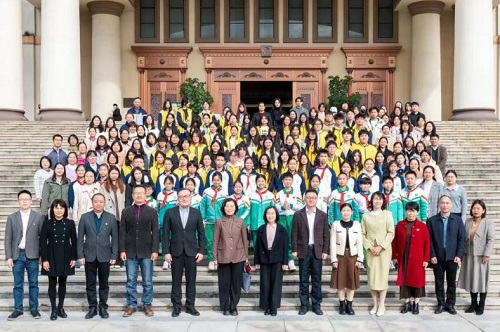 合影留念.jpg