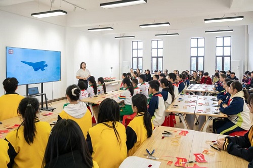 陈婉纯授课.jpg