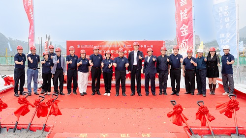 合影留念.jpg