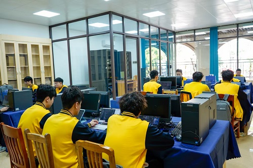 大模型AI生态应用实验室2.jpg