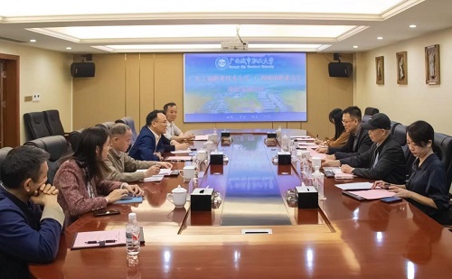 座谈现场.jpg