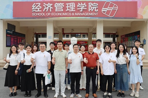 合影留念.jpg