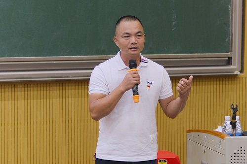 石金坤主讲.JPG
