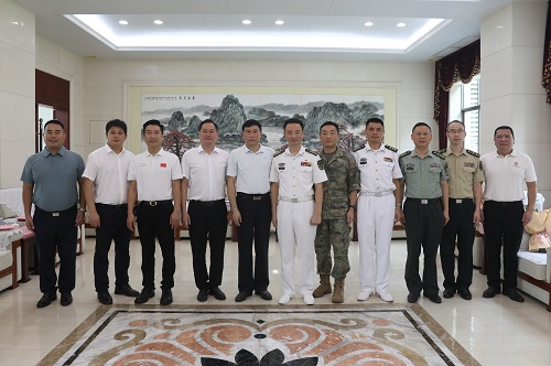 双方合影.JPG