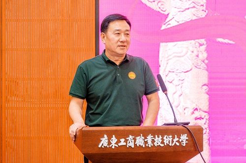 肇庆市爱国拥军促进会会长付勇在开班仪式上讲话.jpg