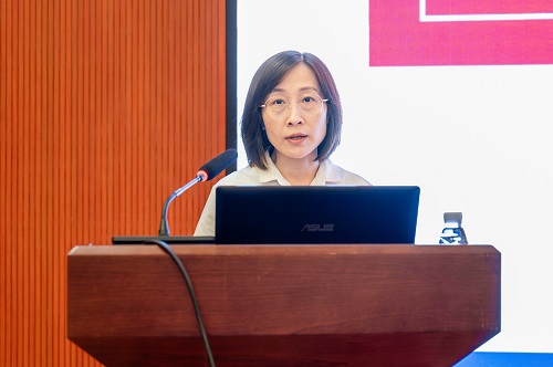 教师代表发言.jpg