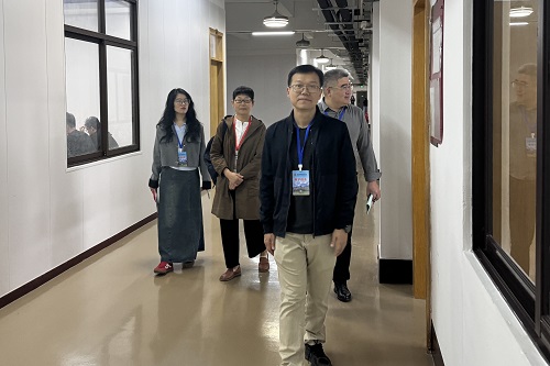 学校领导在大旺校区听课巡查1.jpg