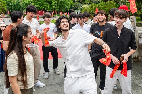 掷祈福球.jpg