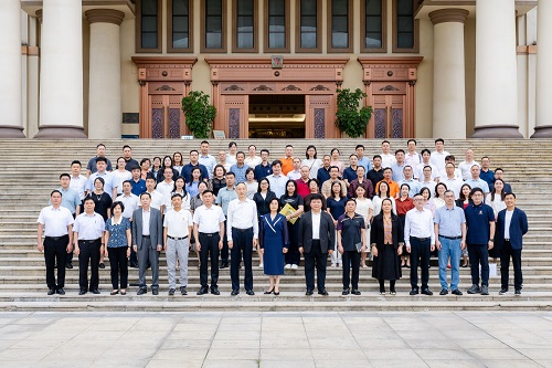 与会人员合影.jpg
