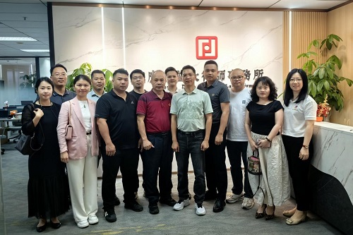 与会人员合影.jpg
