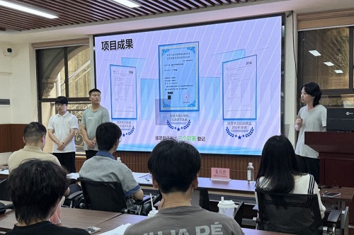 专家答辩.jpg