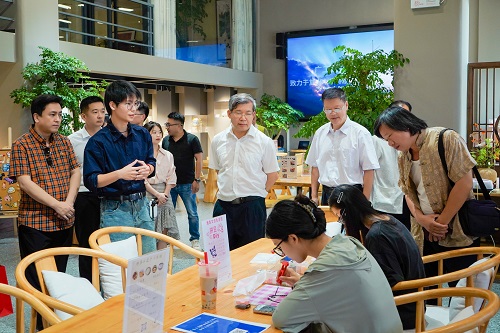 参观现场2.jpg