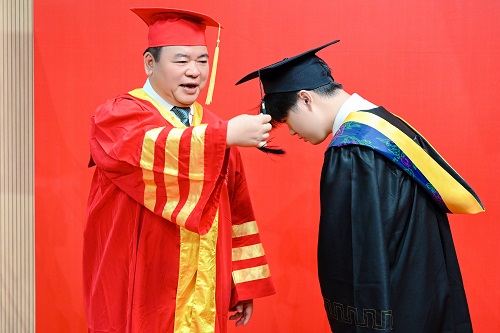 学位授予仪式2.jpg
