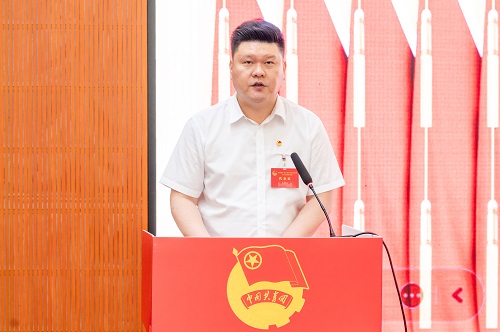 陈旭作工作报告.jpg