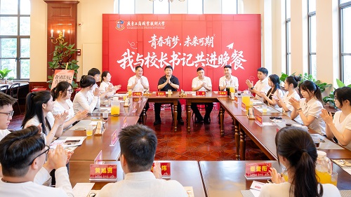 活动现场.jpg 活动现场.jpg