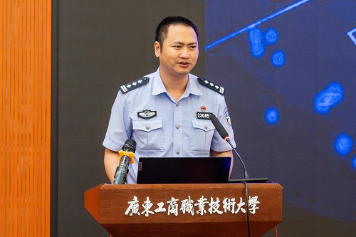 余天湛宣讲.jpg 余天湛宣讲.jpg