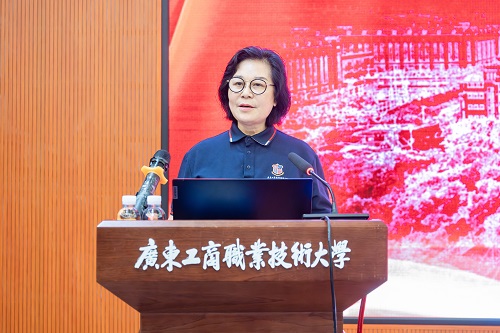 谢建平讲话.jpg 谢建平讲话.jpg