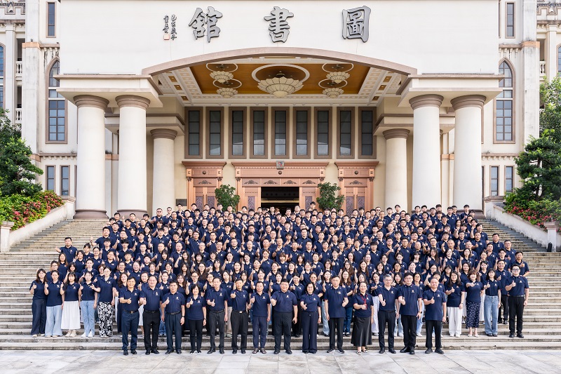 合影留念.jpg 合影留念.jpg
